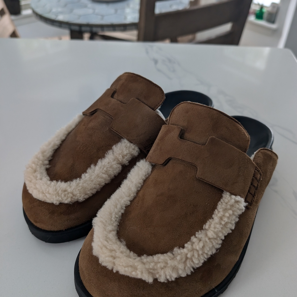 HermèsShearling mules & clogs size 39
